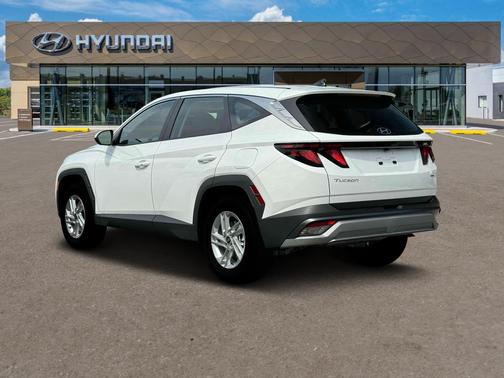 2025 Hyundai TUCSON SE