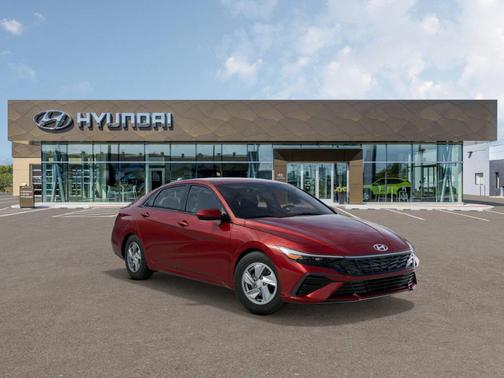 2025 Hyundai ELANTRA SE
