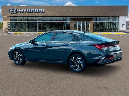 2025 Hyundai ELANTRA Limited
