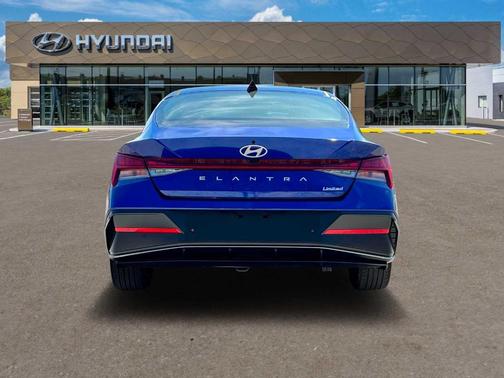 2025 Hyundai ELANTRA Limited