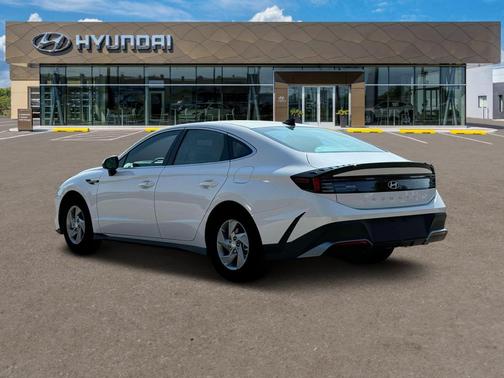 2025 Hyundai SONATA SE