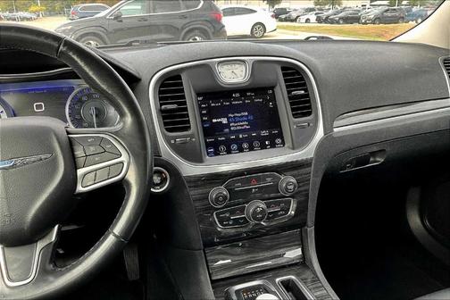 2019 Chrysler 300 Touring