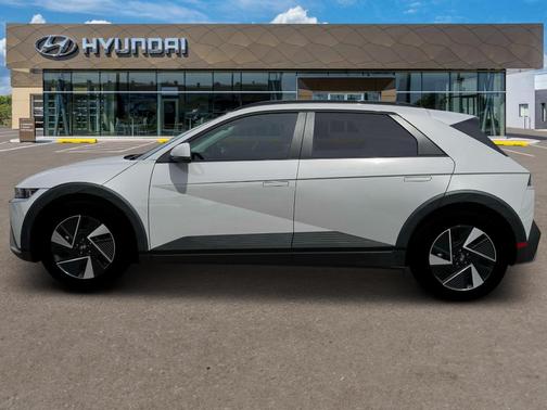 2025 Hyundai IONIQ 5 SEL
