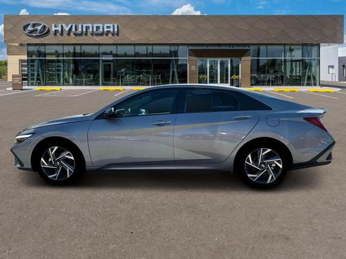 2025 Hyundai ELANTRA HEV SEL