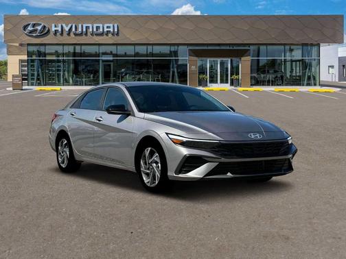 2025 Hyundai ELANTRA HEV SEL