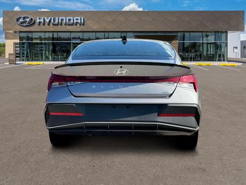 2025 Hyundai ELANTRA HEV SEL