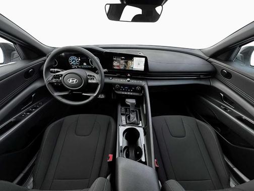 2025 Hyundai ELANTRA HEV SEL