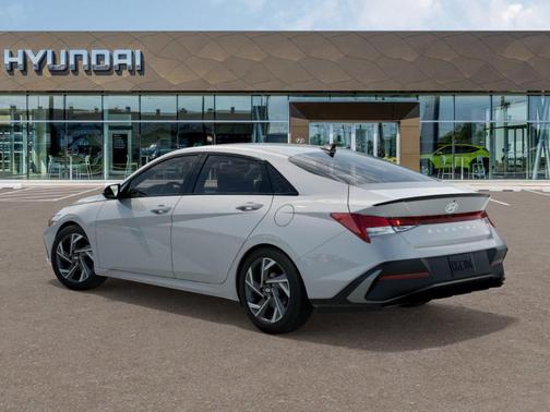 2025 Hyundai ELANTRA HEV SEL