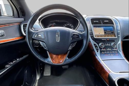 White Platinum Metallic Tri-Coat 2018 Lincoln MKX Reserve