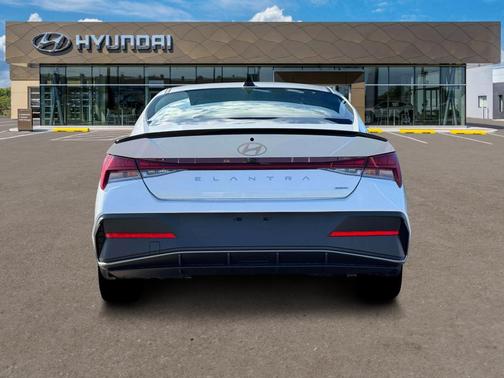 2025 Hyundai ELANTRA HEV SEL