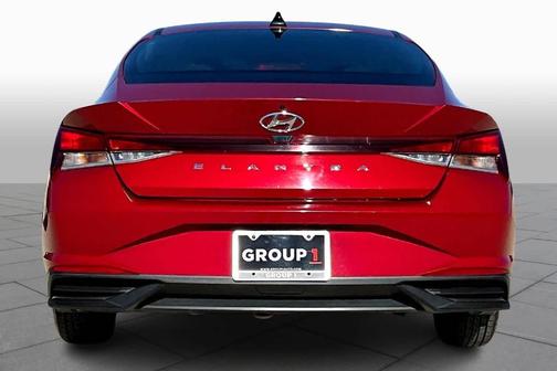 2022 Hyundai ELANTRA SE