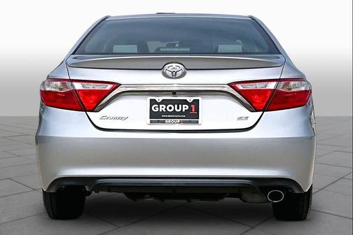 Celestial Silver Metallic 2017 Toyota Camry SE