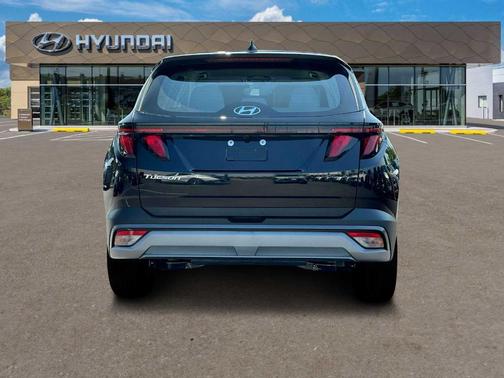 2025 Hyundai TUCSON SE