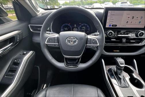 Magnetic Gray Metallic 2024 Toyota Highlander Limited
