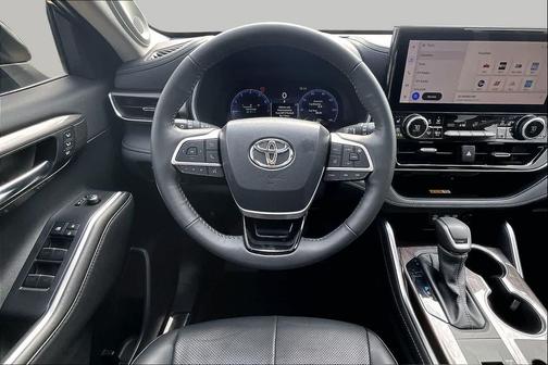 Magnetic Gray Metallic 2024 Toyota Highlander Limited
