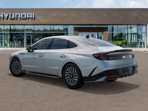 2025 Hyundai SONATA Hybrid SEL