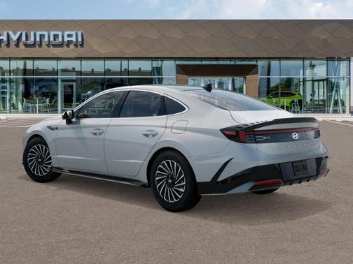 2025 Hyundai SONATA Hybrid Limited