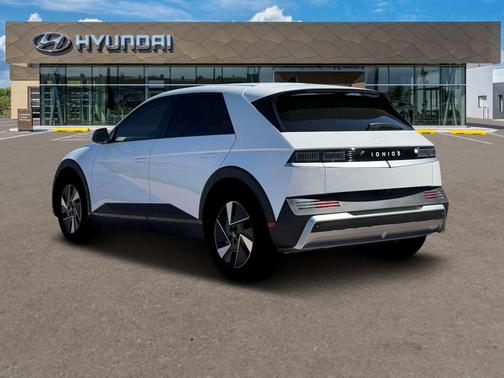 2025 Hyundai IONIQ 5 SE