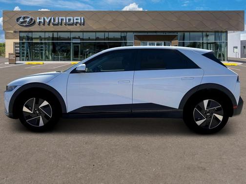 2025 Hyundai IONIQ 5 SE