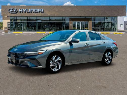 2025 Hyundai ELANTRA Limited