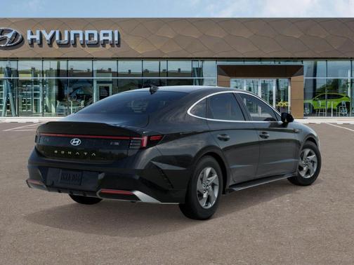 2025 Hyundai SONATA SE