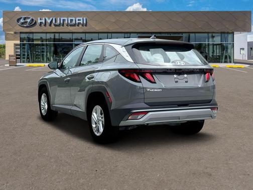 2025 Hyundai TUCSON SE