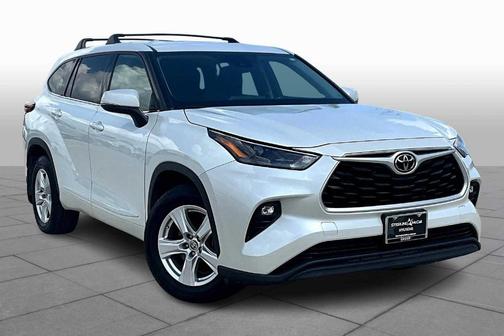 2022 Toyota Highlander LE