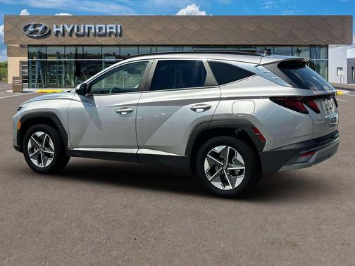Shimmering Silver 2025 Hyundai TUCSON SEL
