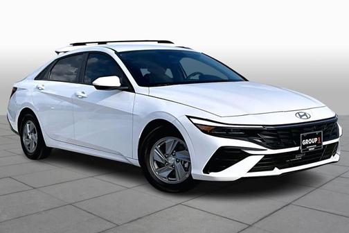 2025 Hyundai ELANTRA SE