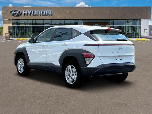 2025 Hyundai KONA SE