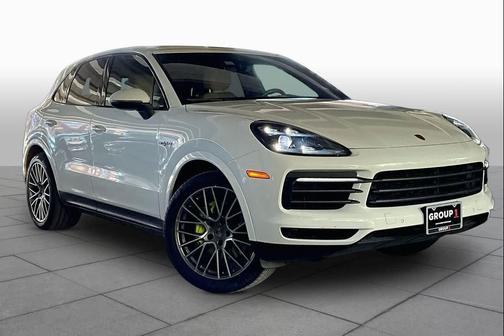 Carrara White Metallic 2022 Porsche Cayenne Cayenne E-Hybrid