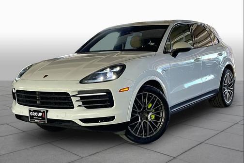 Carrara White Metallic 2022 Porsche Cayenne Cayenne E-Hybrid