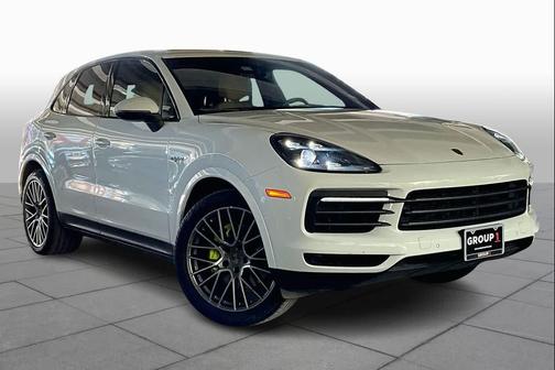 Carrara White Metallic 2022 Porsche Cayenne Cayenne E-Hybrid