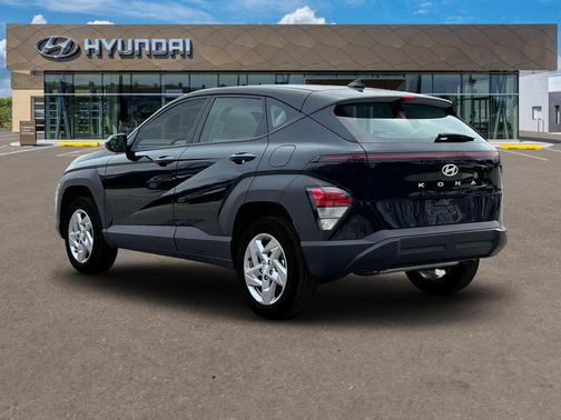 2025 Hyundai KONA SE