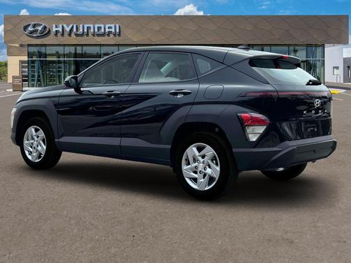 2025 Hyundai KONA SE