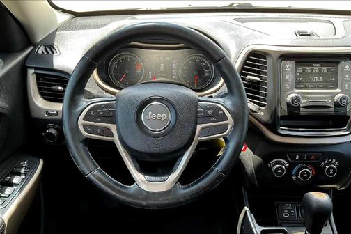 2017 Jeep Cherokee Sport