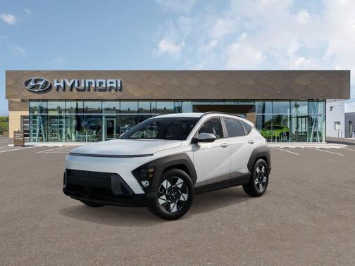 Atlas White 2025 Hyundai KONA SEL