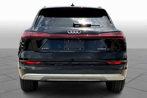 2022 Audi e-tron Premium