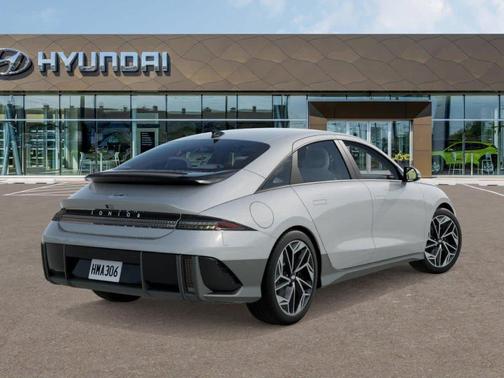 2025 Hyundai IONIQ 6 SEL