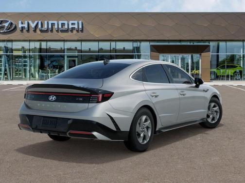 2025 Hyundai SONATA SE