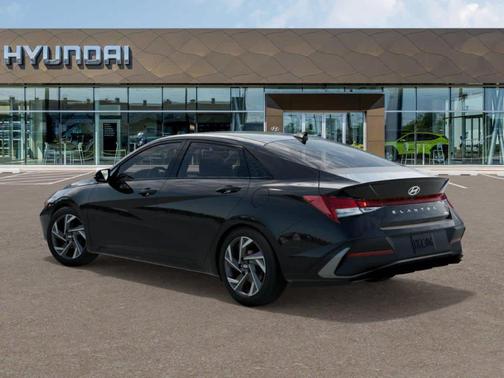 2025 Hyundai ELANTRA HEV SEL