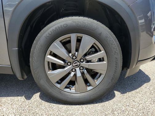 Gun Metallic 2024 Nissan Pathfinder SV 4WD