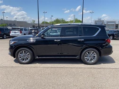 2023 INFINITI QX80 Luxe