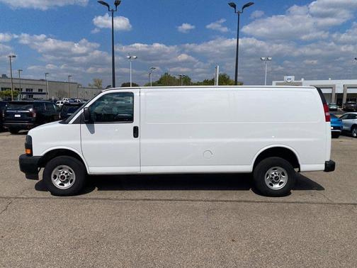 2023 GMC Savana 2500 Work Van