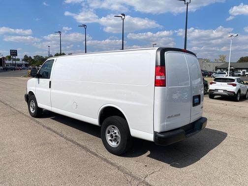 2023 GMC Savana 2500 Work Van