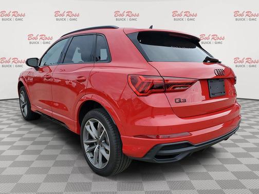 Progressive Red Metallic 2025 Audi Q3 Premium 45 TFSI S line quattro Tiptronic