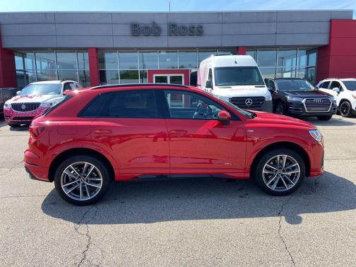 Progressive Red Metallic 2025 Audi Q3 Premium 45 TFSI S line quattro Tiptronic