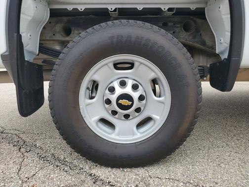 Summit White 2025 Chevrolet Silverado 2500 WT