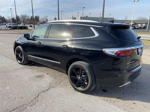 2023 Buick Enclave Essence AWD