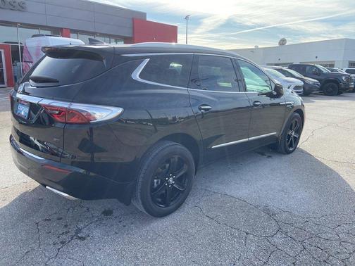 2023 Buick Enclave Essence AWD